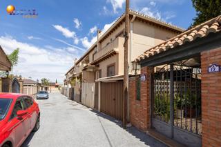 Casa adossada a Cájar