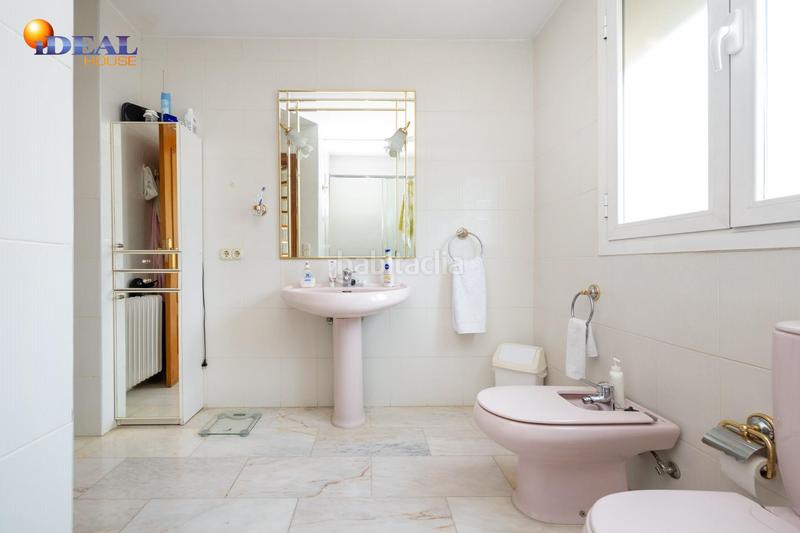 Foto c5d6d2a7-f7b5-4cf1-a3c6-58b3bb835542. Chalet en Albolote