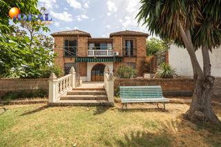 Country house  Aynadamar. Magnifica finca de 15 ha. con casa cortijo los carmencillos en a