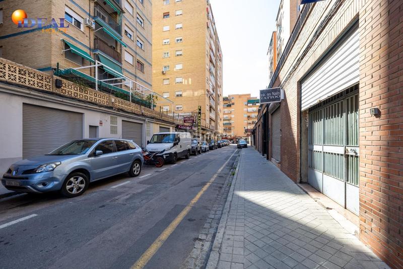 Foto 3d8bcf3a-62a2-4152-a02a-2fb35b7be883. Local comercial en Barrio de Zaidín Granada