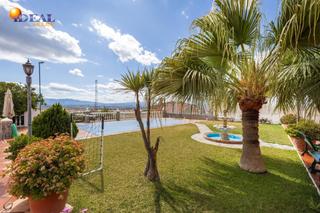 Casa a Atarfe. Espectacular casa independiente en atarfe con piscina