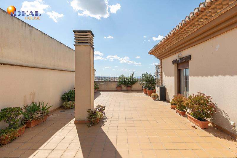 Foto 96475cca-e95f-49d6-b86a-09555001fc18. Attique avec chauffage parking dans La Zubia Ciudad Zubia (La)