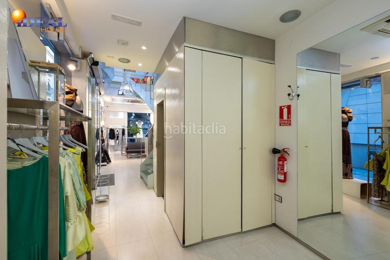 Foto 4f686537-921f-4f5b-a995-31c74b2e1dbd. Local comercial a calle alhondiga 10 a Centro - Sagrario Granada