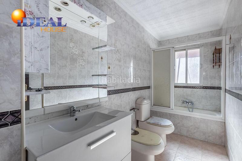 Foto af811e21-c77f-40d4-84c5-fbf4d15d84fb. Reihenhaus in Poniente Armilla