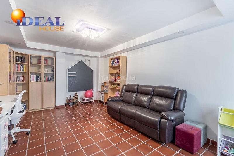 Foto 0d197a21-38bb-4343-8e57-678a54f32231. Semi detached house with heating parking in Poniente Armilla