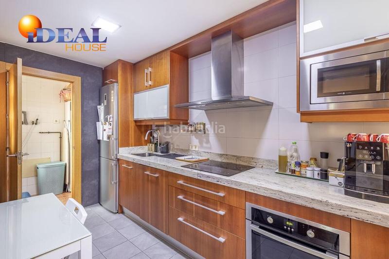 Foto 1de90d48-dee6-44fe-bd99-e1fea0796308. Semi detached house with heating parking in Poniente Armilla