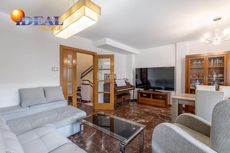 Foto 2e8a4072-2f23-4d93-9af4-b85d309e7223. Semi detached house with heating parking in Poniente Armilla