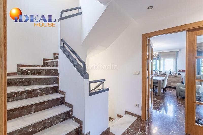 Foto 38f3bd33-e027-4ed8-af6e-beb604f70231. Semi detached house with heating parking in Poniente Armilla