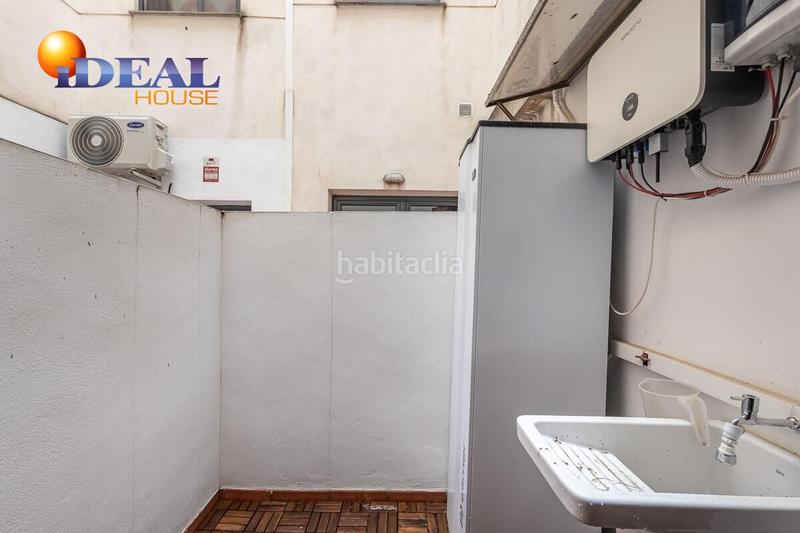 Foto 9e307363-6b78-4ad8-86ff-daf2d6244a48. Semi detached house with heating parking in Poniente Armilla