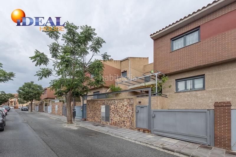 Foto f39cdf9c-160e-4d68-bcd9-a081e9447896. Semi detached house with heating parking in Poniente Armilla