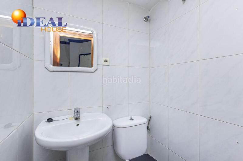 Foto 65a357a4-9968-42eb-8fca-2ac446bad30b. Local comercial local en san juan de dios en Centro - Sagrario Granada