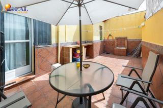 Casa adossada a Residencial Triana - Barrio Alto. Casa adosada reformada en la entrada de las gabias  lista para e