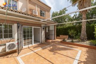 Maison jumelée à Huétor Vega. Magnifica casa pareada en la mejor zona residencial de huetor ve