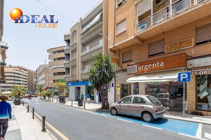Foto 3471739f-fa58-4ca9-91ae-64d6a0613753. Piso  reformado con ascensor . en Motril ciudad Motril