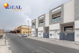Casa adossada  Avenida los claveles. Impresionante casa con calidades top y completa de extras en mar