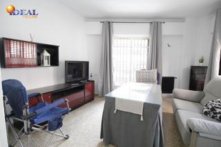 Location Appartement à Calle triana baja 2. Se alquila piso de cuatro dormitorios en el centro de granada pa