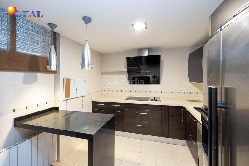 Foto 0be59d0f-b1f1-4f03-b01f-0ff3b0cabf76. Casa pareada espectacular unifamiliar en el serrallo en Granada