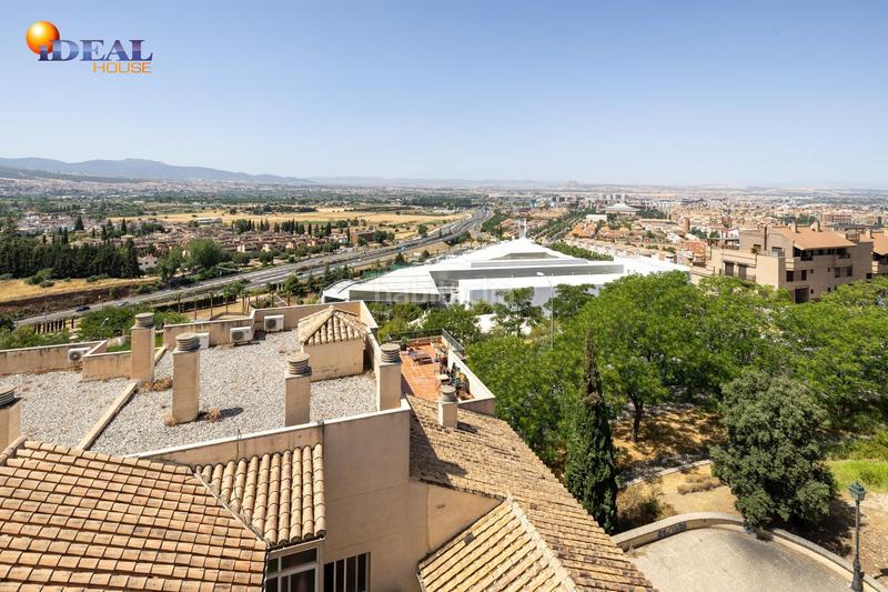 Foto 441c88fd-f62c-4ca8-b3c6-bc81824d22dc. Casa pareada espectacular unifamiliar en el serrallo en Granada