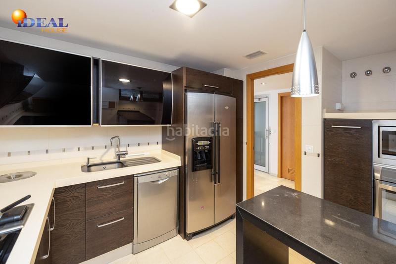 Foto b60971ee-f42b-49e0-8743-7f219316839e. Casa pareada espectacular unifamiliar en el serrallo en Granada