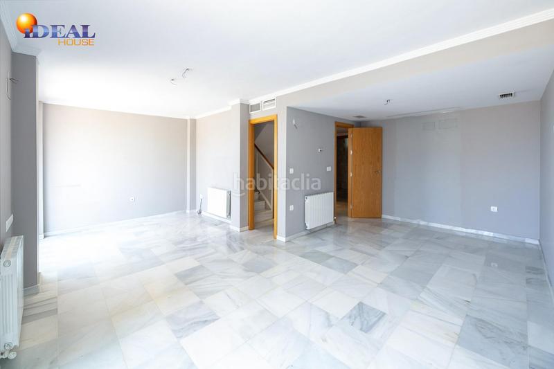 Foto d96ef453-7faf-4b39-a7ff-9352fc39920f. Casa pareada espectacular unifamiliar en el serrallo en Granada