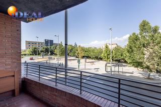 Appartement à Plaza de Toros. Amplio y luminoso piso en centro de granada, ideal para tu nueva