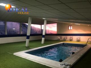 Piso en Zona baja. Espectacular vivienda con piscina, garaje y trastero