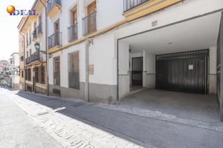 Apartament a Calle del agua de cartuja 35. Coqueto apartamento junto a calle ancha de capuchinos con cocher