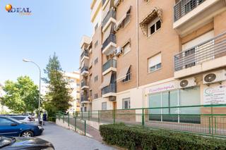 Appartement  Calle friburgo. Inversores !!! gran oportunidad se vende piso en juan pablo ii g