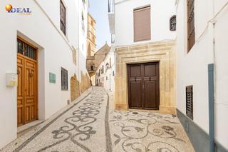Casa adossada a Calle de la baja iglesia 8. Entre los tajos y la parroquia una inversión con alma en alhama
