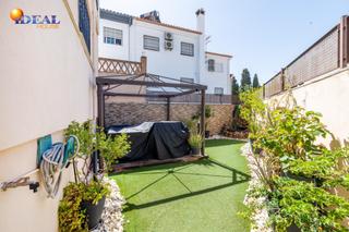 Reihenhaus in Peligros. Casa a la venta en peligros con grandes espacios y vistas despej