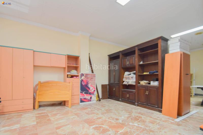 Foto a07d78b6-6b17-4fbc-a28b-e93660e21a7b. Local comercial en calle virgen de los remedios 91 local comercial montefrio en Montefrío
