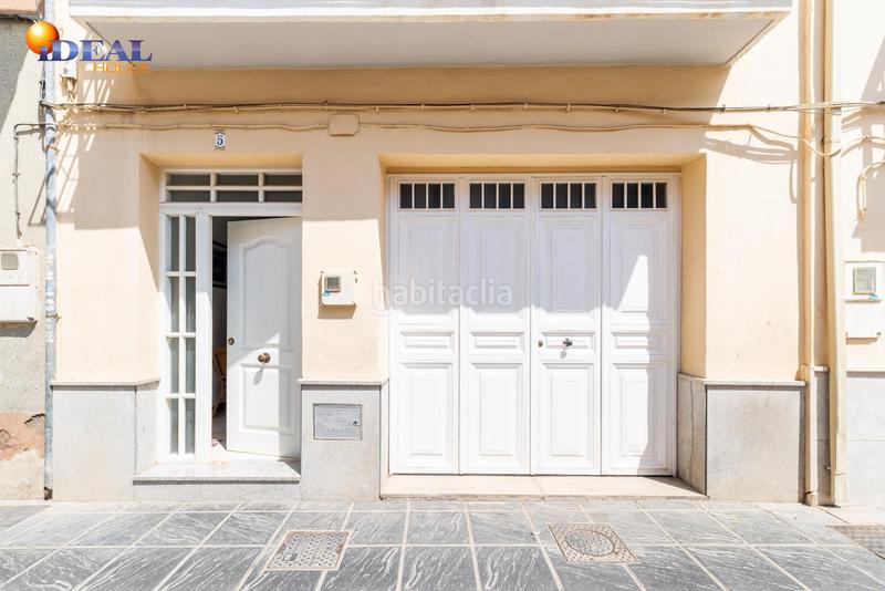 Foto 1ac8292a-75e0-4c57-9c5c-8c437c3425da. Casa adosada en hoyo 5 encantadora vivienda adosada en el corazón granada en Santa Fe