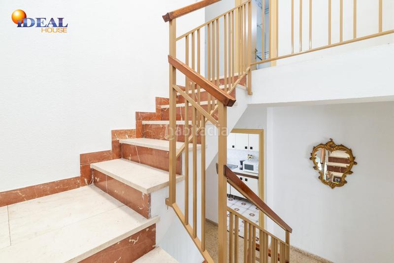 Foto d009b6d4-0879-49ed-ab1f-81f9e36d035c. Casa adosada en hoyo 5 encantadora vivienda adosada en el corazón granada en Santa Fe