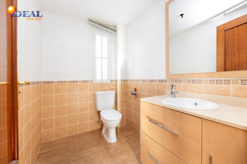 Foto 765f5c37-6522-40d7-a812-d5f6ea7d7c17. Chalet en calle abeto (loma verde) 42 chalet con gran parcela y piscina en loma verde, en Albolote
