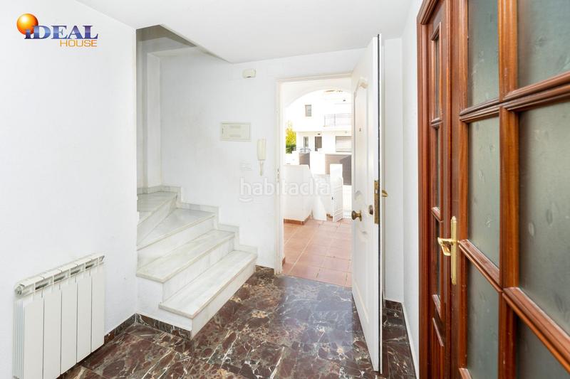 Foto 902f3e8a-b3a0-47ac-bcda-8d1c141be1dc. Chalet en calle abeto (loma verde) 42 chalet con gran parcela y piscina en loma verde, en Albolote