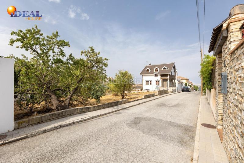 Foto 0fa79055-3645-4dee-b557-6902cc0d1f9d. Terreno residencial en calle calle del cerrillo redondo magnífico solar en Cumbres Verdes en Zubia (La)