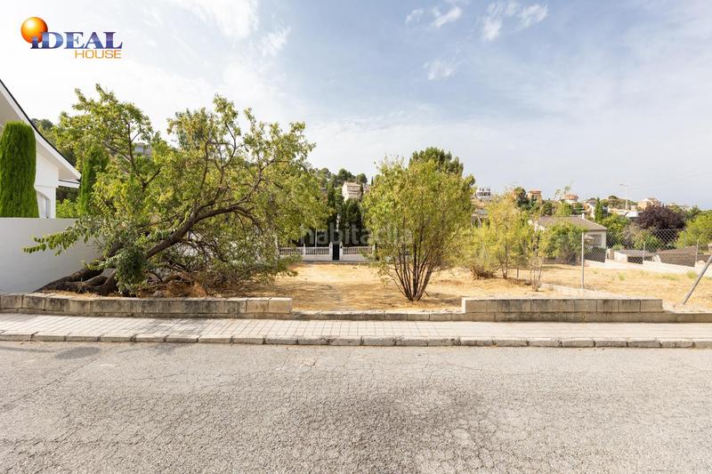 Foto a66195f1-5c2d-4b1f-b2bc-4bfd8b55fce2. Terreno residencial en calle calle del cerrillo redondo magnífico solar en Cumbres Verdes en Zubia (La)