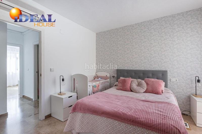 Foto 5594a344-62ed-4a81-aa06-406cc68bbda1. Casa adosada en calle de manuel de falla 10 tu casa ideal te espera en los ! tranquilidad, vistas y espacio para toda la familia en Ogíjares
