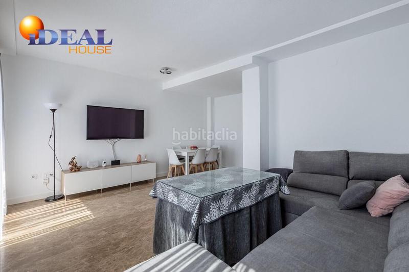 Foto e0d25a64-9c3c-41a2-b6d7-65df3b38c374. Casa adosada en calle de manuel de falla 10 tu casa ideal te espera en los ! tranquilidad, vistas y espacio para toda la familia en Ogíjares