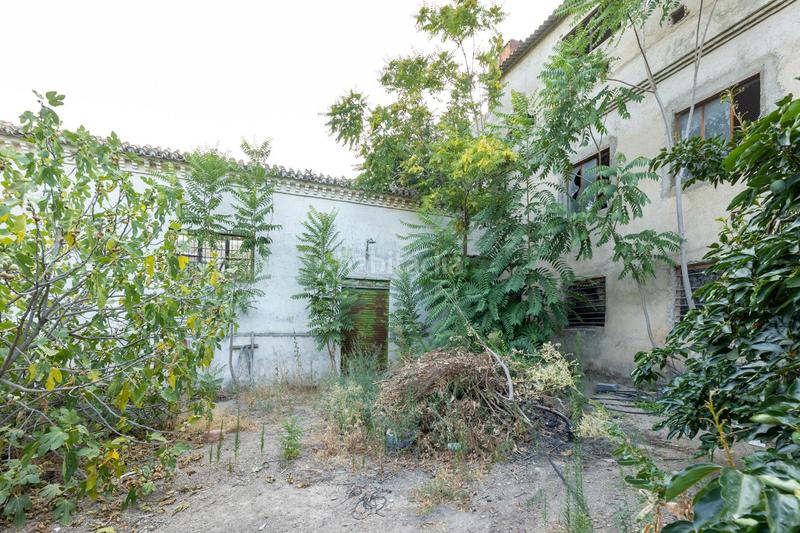 Foto 083fe40d-307a-4db2-b16c-701e72a1628f. Terreno residencial en calle de granada de Iznalloz oportunidad única granada en Iznalloz