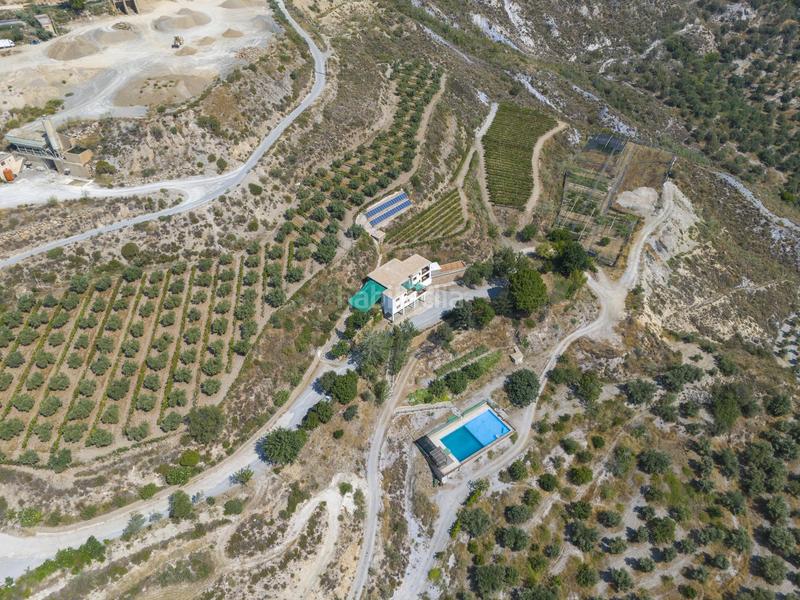 Foto dec8622c-ecb7-4b02-8fd7-d7fb29a10f84. Business premise in plaza del polígono in La Paz Granada