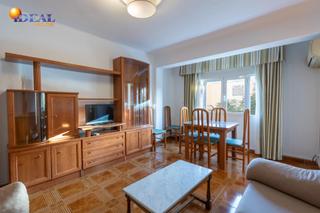 Piso en Calle doctor fermín garrido 2. Ponemos a la venta este fantástico piso en plaza de toros