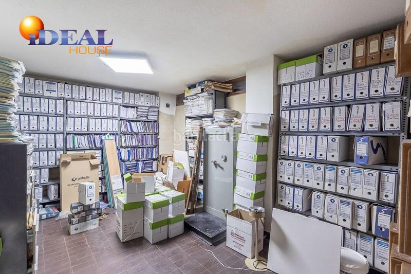 Foto e45e11a7-842a-4355-a3df-984dd384672f. Office space in calle calle de andorra in San Matías - Realejo Granada