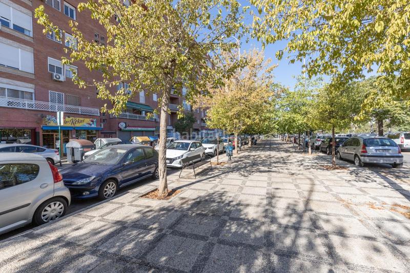 Foto 14690ffe-7871-4f65-bd81-2833e660dab8. Local comercial a calle calle primavera a Cervantes Granada