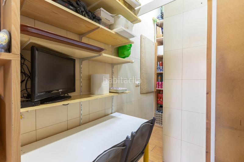 Foto 76049b55-a78f-44b0-9436-151efb6b0a83. Local comercial a calle calle primavera a Cervantes Granada