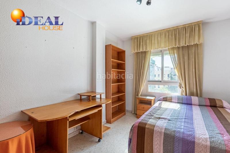 Foto b61cb2ca-6173-4f85-89f4-8e6af7752e42. Appartamento in calle arquitecto jimenez lacal 3 in Granada