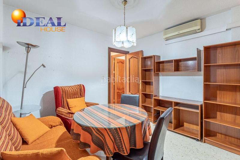Foto ed6de2a3-81eb-40d9-a86e-f192f7921853. Appartamento in calle arquitecto jimenez lacal 3 in Granada