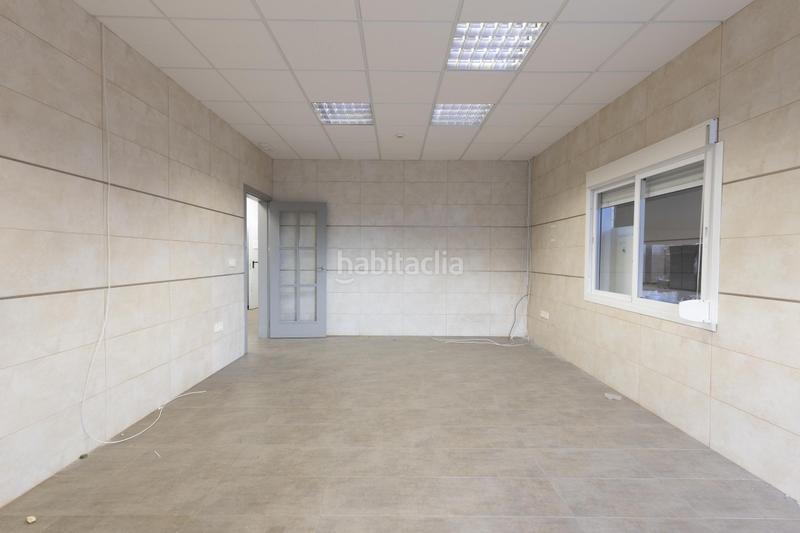 Foto 01860a4a-7da4-4ca3-92be-ed8a28eff04b. Nave industrial en calle calle el romeral nave industrial en venta en Dúrcal