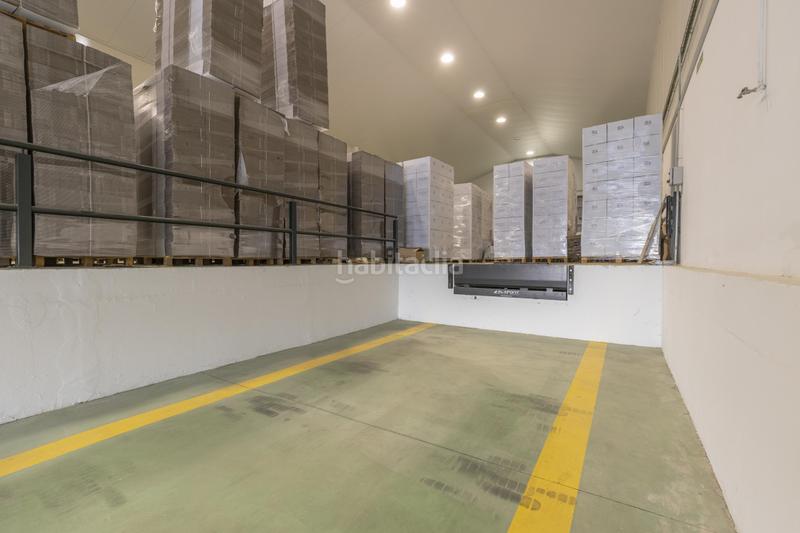 Foto 0d6d4ef2-6874-49cb-ba2e-f28ae60653e8. Nave industrial en calle calle el romeral nave industrial en venta en Dúrcal