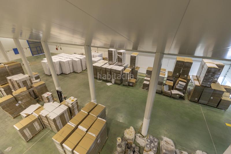 Foto 7cd841ea-3f48-4e7b-a2ed-d805e96b1220. Nave industrial en calle calle el romeral nave industrial en venta en Dúrcal